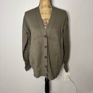 One Grey Day Emory Boyfriend Cardigan Button Front Relaxed Fit Size M Olive Grey